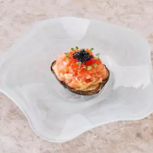 Мурманский лосось в запеченном картофеле с двумя видами икры